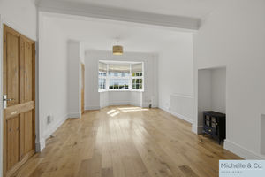 Sitting room- click for photo gallery